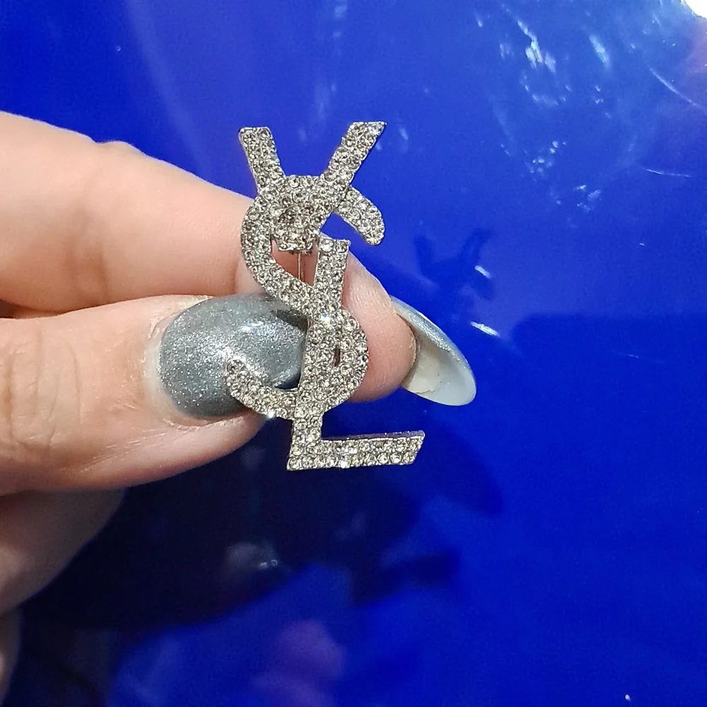 Sparkling Silver Crystal Brooch - Picture 4 of 6